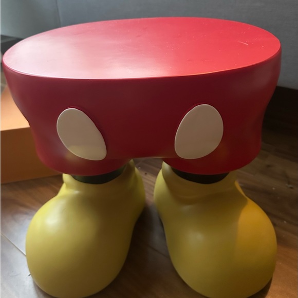 Disney brand new Mickey Mouse little sit very popular - Picture 3 of 3